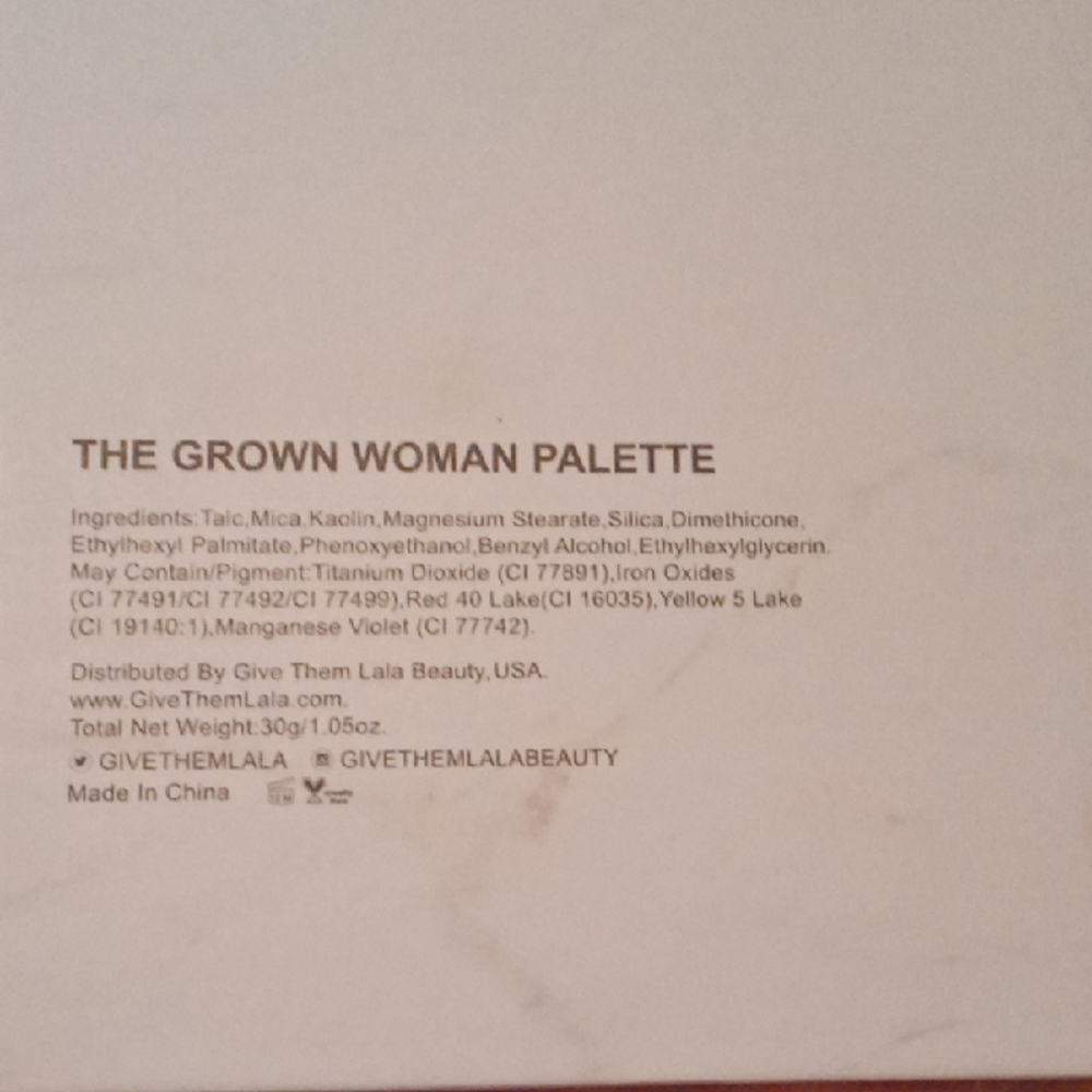 Give Them Lala Beauty The Grown Woman Eyeshadow Palette - Vibrant Shades - Picture 5 of 5